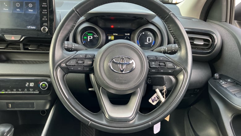 Toyota Yaris 1.5 Hybrid Design 5dr CVT Hybrid Hatchback